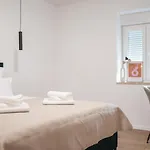 Elly Apartment