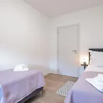 Elly Apartment *